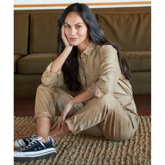 Outerknown Pants - Outerknown S.E.A. Suit Women's Button‎ Front Jumpsuit Linen Blend Sz M Tan NWOT